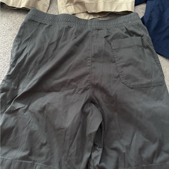 Uniqlo shorts BUNDLE - Picture 5 of 5